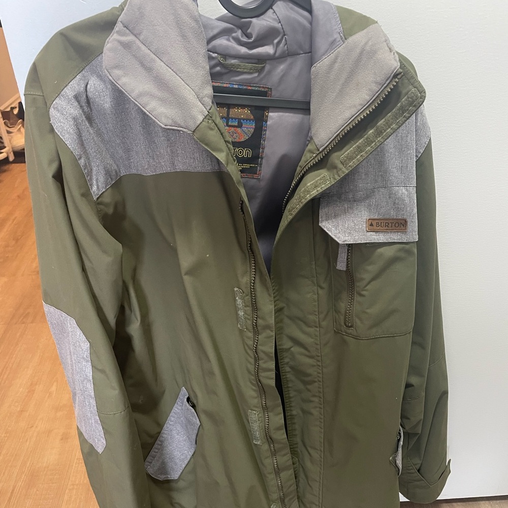 Burton Winter / Ski Jacket - Size Medium - Mid Condition 7/10